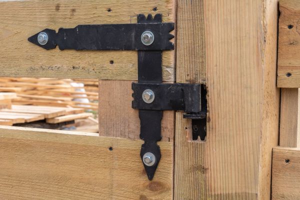 Cost of Gate Hinge Adjustment in Great Falls